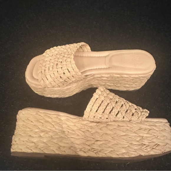 Marc Fisher Woven Tan Slide Sandals - Picture 4 of 6